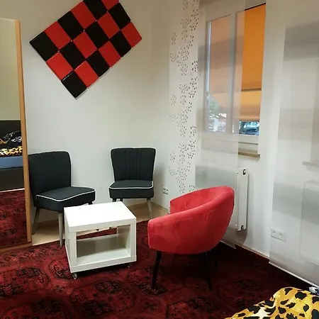 Grosse Ferienwohnung Mit Aufzug Direkt Ins 아파트 *