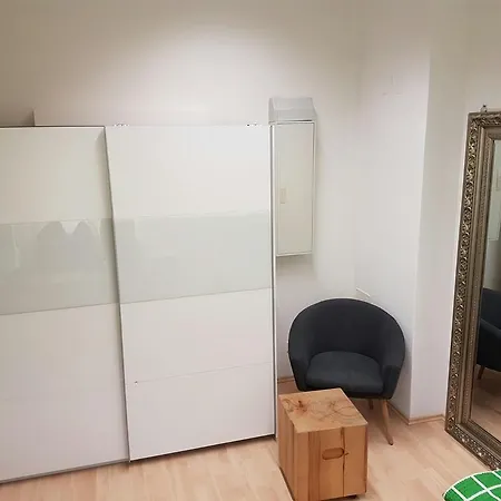 Grosse Ferienwohnung Mit Aufzug Direkt Ins * Nuremberg