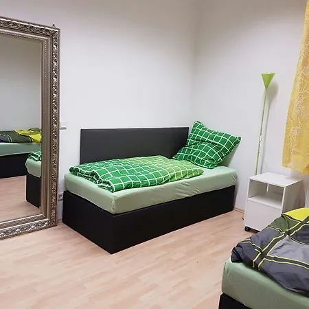 Grosse Ferienwohnung Mit Aufzug Direkt Ins Apartment Nuremberg