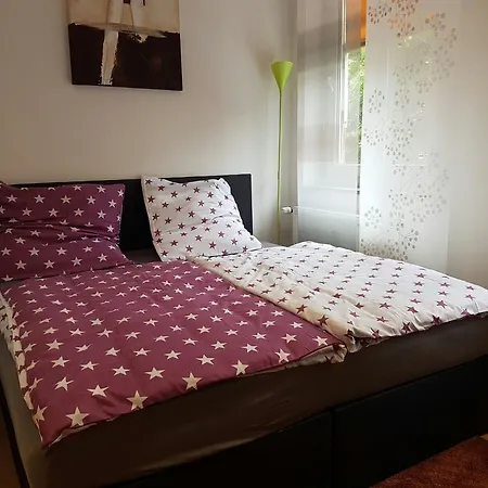아파트 Grosse Ferienwohnung Mit Aufzug Direkt Ins *